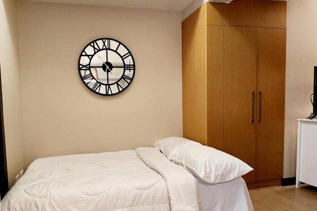 Casa Antonio At Uptown Parksuites Tower One Bgc Манила Экстерьер фото