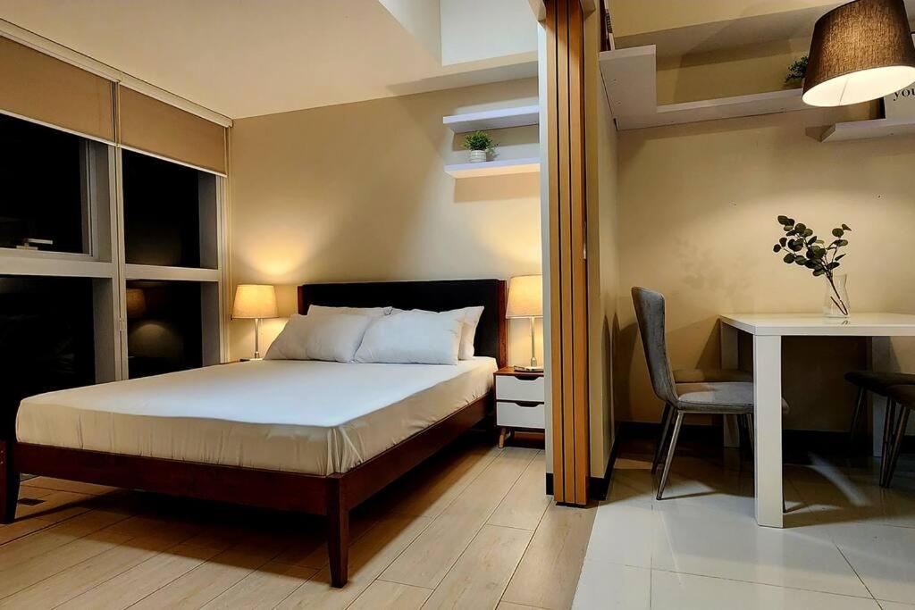 Casa Antonio At Uptown Parksuites Tower One Bgc Манила Экстерьер фото
