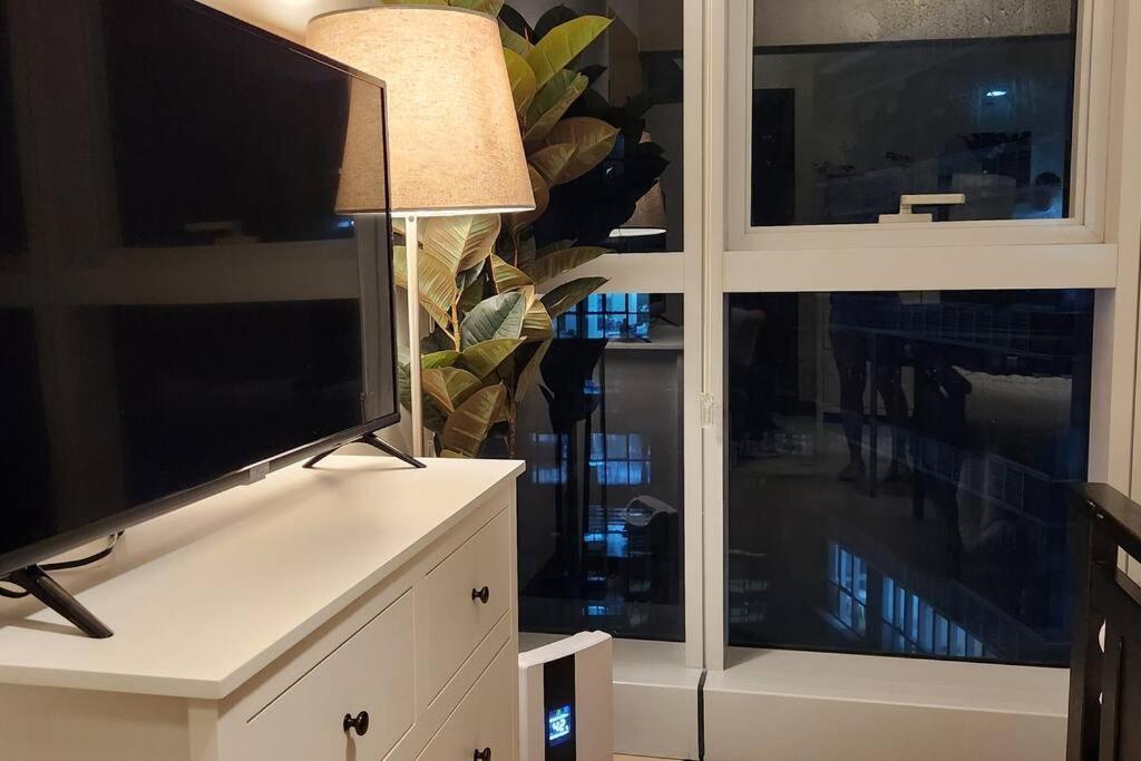 Casa Antonio At Uptown Parksuites Tower One Bgc Манила Экстерьер фото