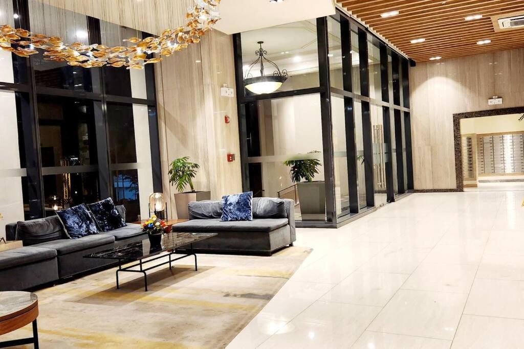 Casa Antonio At Uptown Parksuites Tower One Bgc Манила Экстерьер фото
