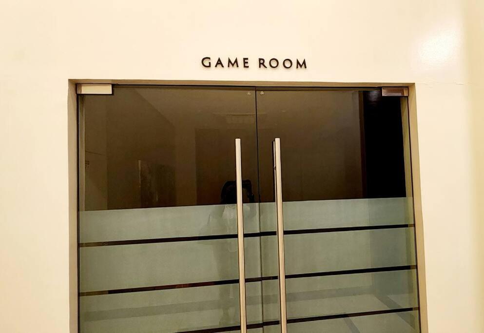 Casa Antonio At Uptown Parksuites Tower One Bgc Манила Экстерьер фото
