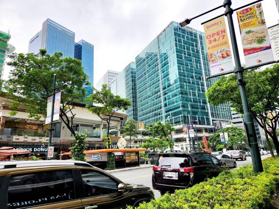 Casa Antonio At Uptown Parksuites Tower One Bgc Манила Экстерьер фото