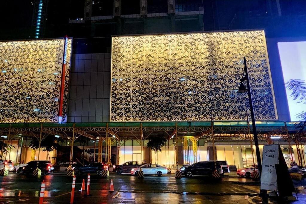 Casa Antonio At Uptown Parksuites Tower One Bgc Манила Экстерьер фото