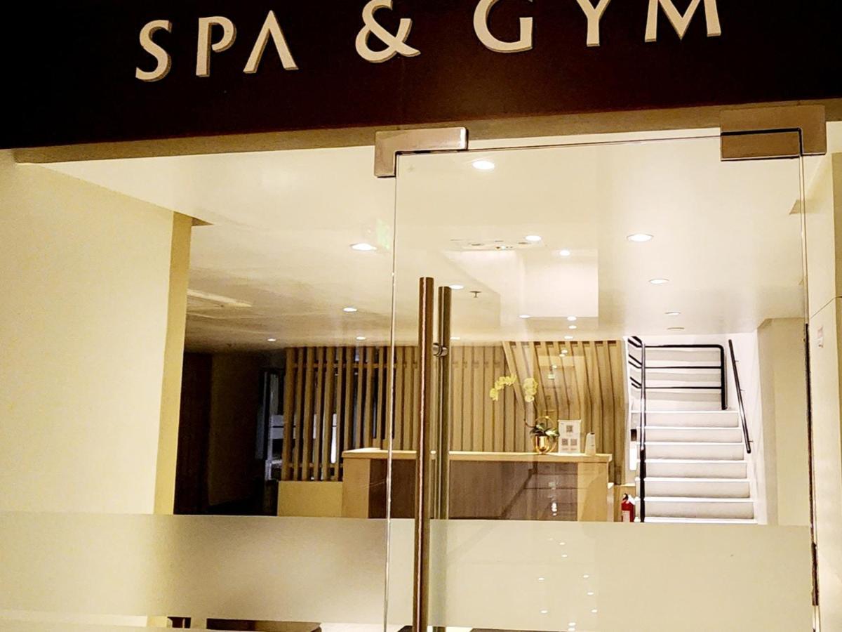 Casa Antonio At Uptown Parksuites Tower One Bgc Манила Экстерьер фото