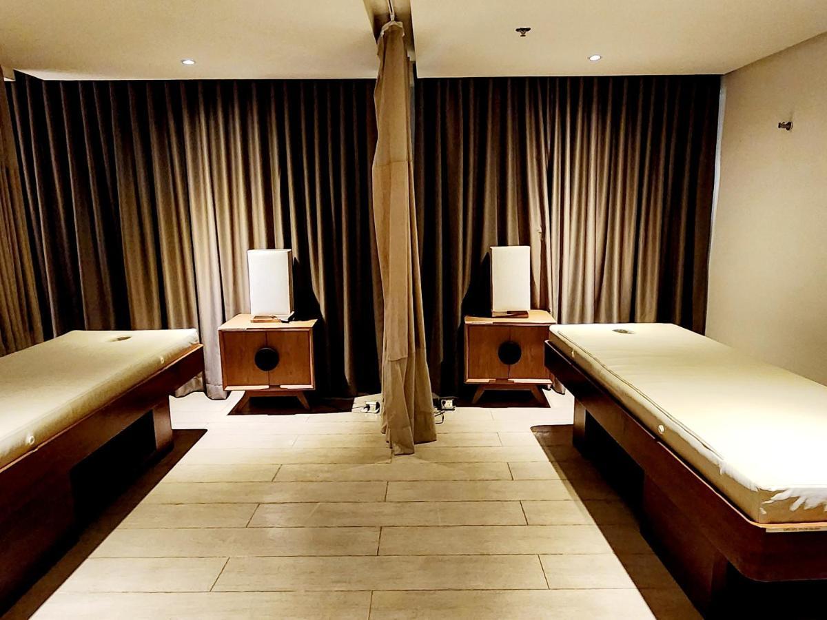 Casa Antonio At Uptown Parksuites Tower One Bgc Манила Экстерьер фото